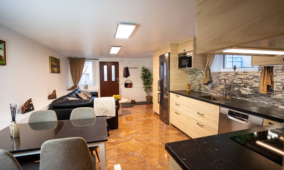 Centrala Sodertalje Apartment | Cozy private villa floor with patio