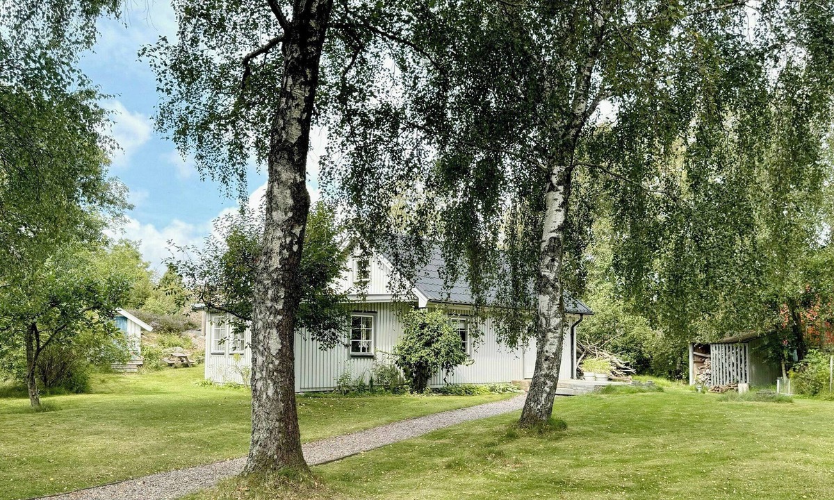 Brastad House | Cozy spacious cottage by water and nature