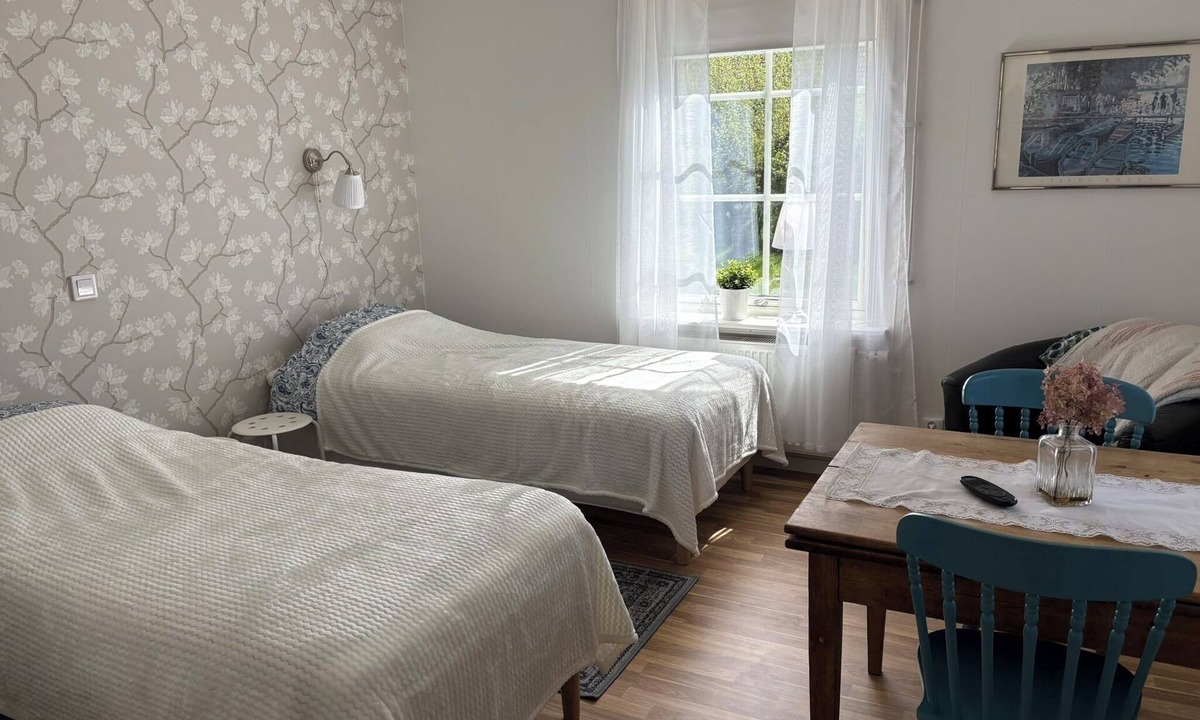 Kumla Apartment | Delightful 1-bedroom apartment in Skyberga