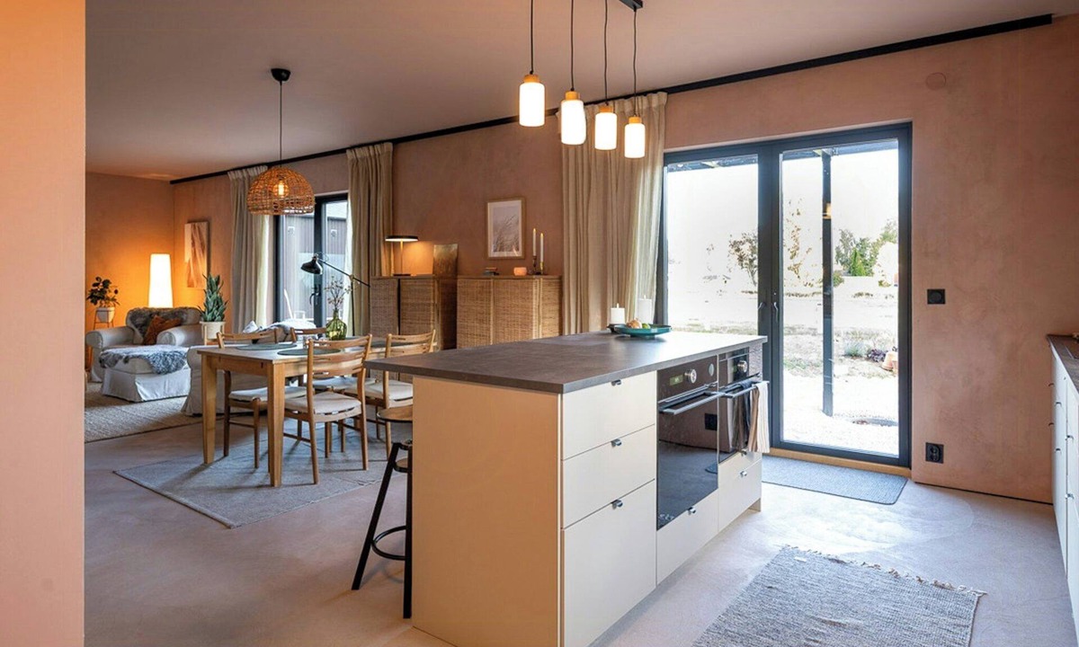 Hjo House | Designer cabin with guest house at Lake Mullsjön