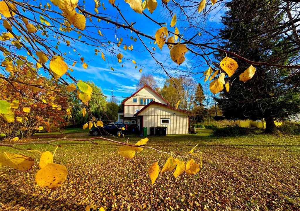 Stromsund Bed & Breakfast | Det Vita Huset Gubbhögen