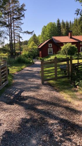 Norrtalje Bed & Breakfast | Egen stuga med delat badrum