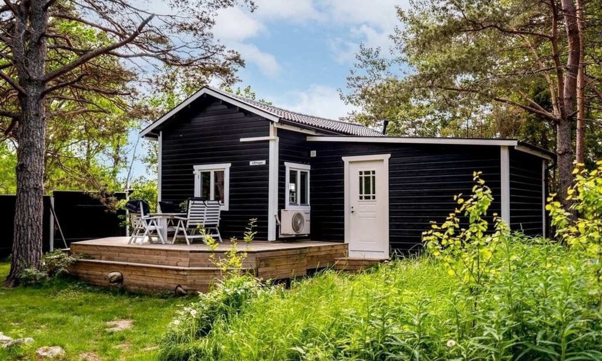 Vikbolandet House | Ekhaga Cabins - Holiday home by the Baltic Sea with sauna & nature