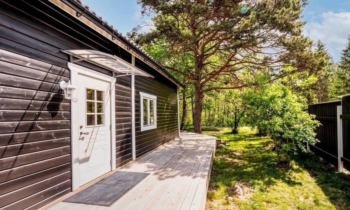 Vikbolandet House | Ekhaga Cabins - Holiday home by the Baltic Sea with sauna & nature