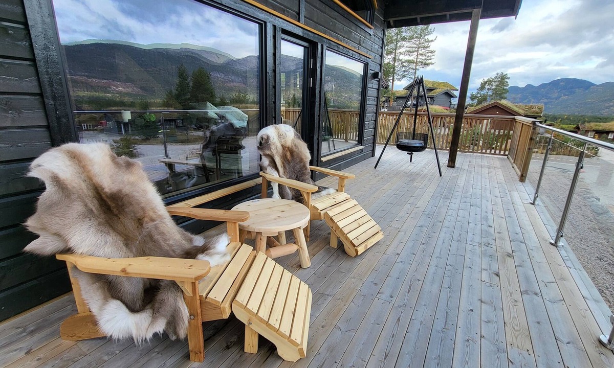 Kviteseid Cabin | Elegant black chalet with top amenities in Vrådal