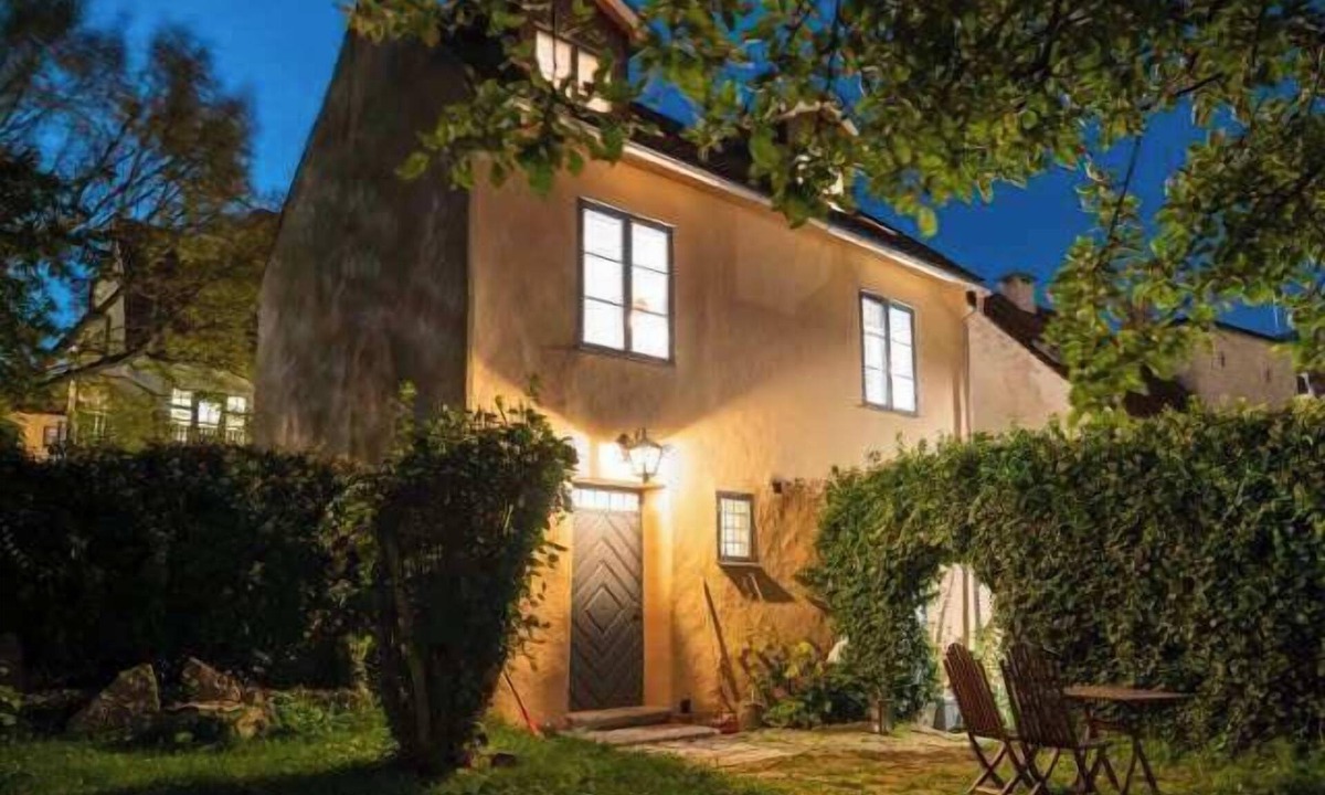 Innerstaden House | Enchanting 4 Bdr Villa Close to Medieval Cathedral
