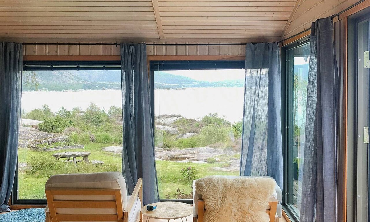 Hervik House | Enjoy outstanding fjord view in Vestlandet