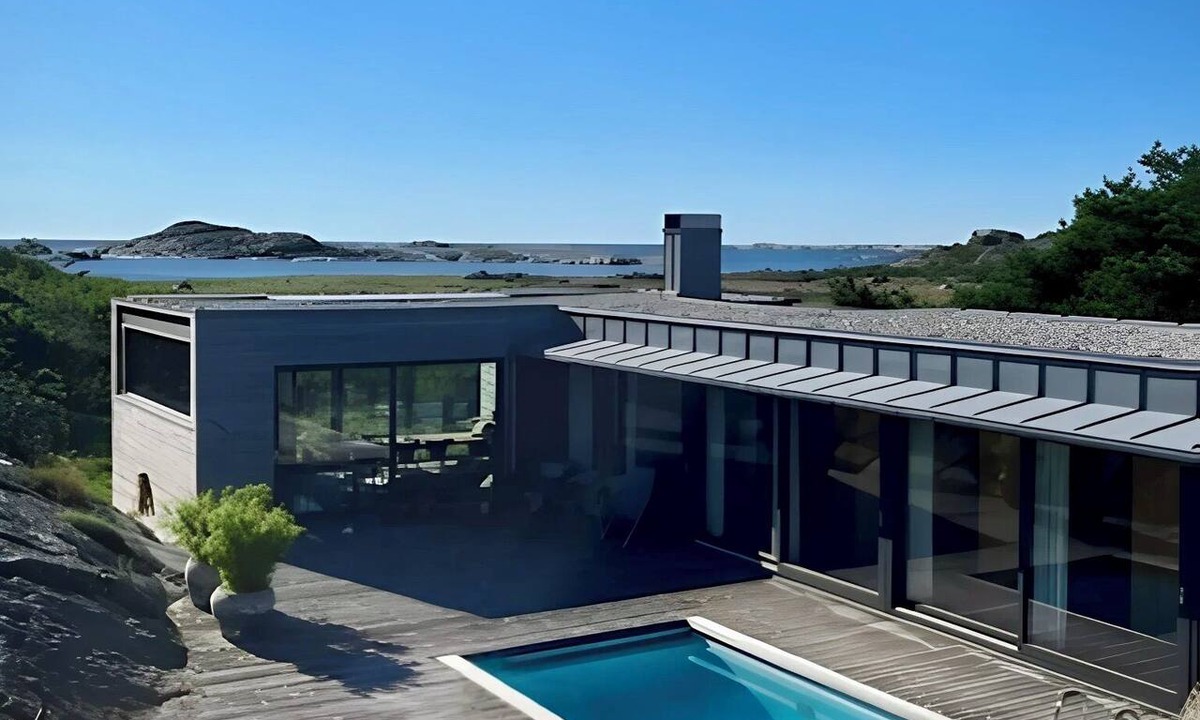 Tjome Cabin | Exclusive cabin on the edge of Hvasser – pool, coastal rocks and total privacy