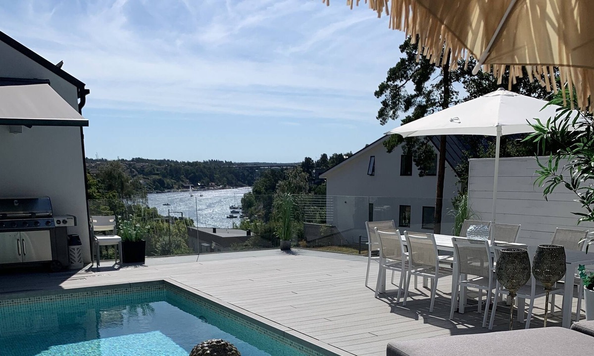Saltsjo Boo Villa | Exclusive villa with lake view and pool 15 min from city