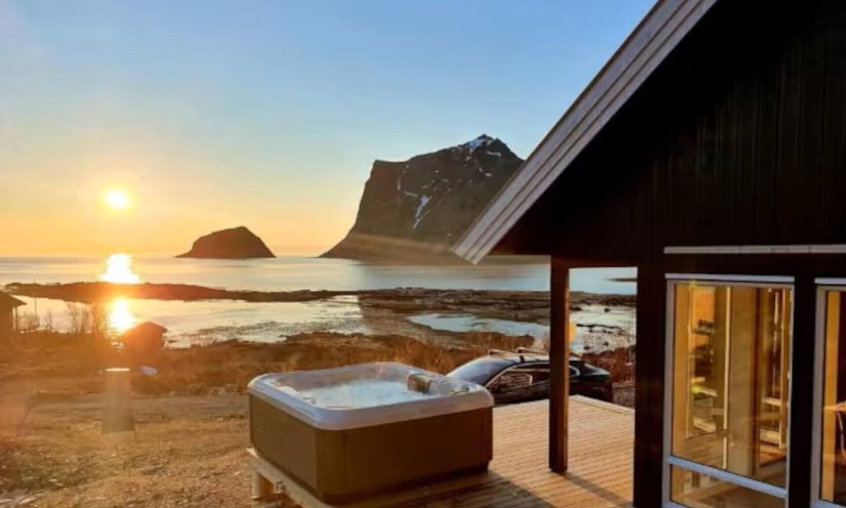 Vestvagøy Cabin | Explorers Cabin Lofoten