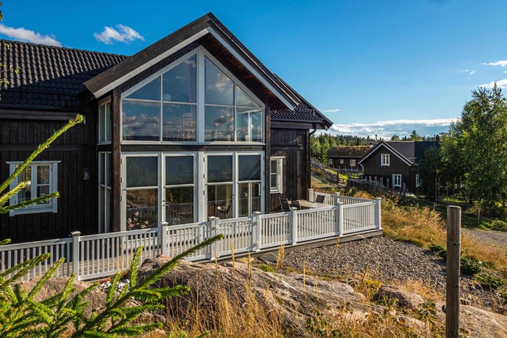 Hurdal Municipality House | Fallhøgda · Panoramautsikt · Peis · 30 min OSL