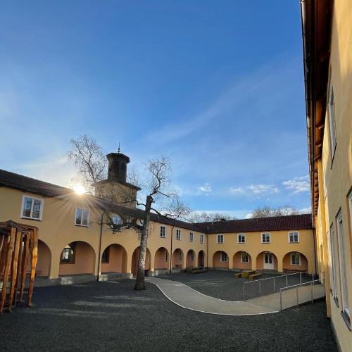 Levanger Hotel | Falstadsenteret Hotell - Museum, minnested og senter for menneskerettigheter