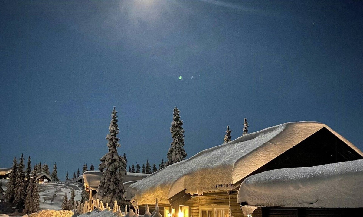 Svingvoll House | Family cabin with hot tub at Skeikampen