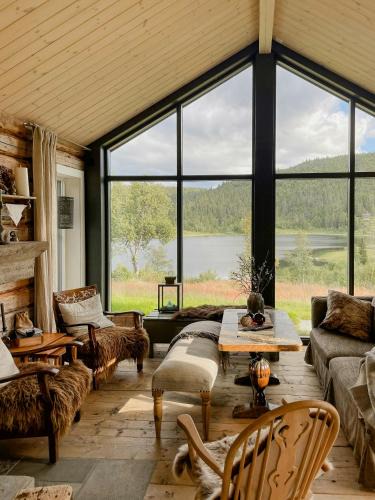 Sor-Aurdal House | Family-Friendly Seter Cabin Near Makalaus Peak