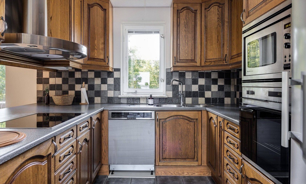 Rydaholm House | Fantastic holiday home with a sandy beach by Lake Furen | SE07022