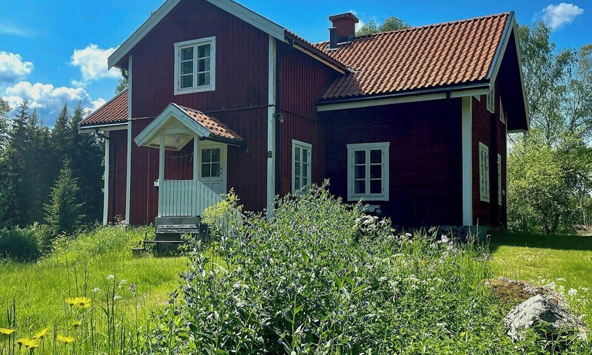 Hogsby House | Farm from the 1840s with bathing lake in Småland