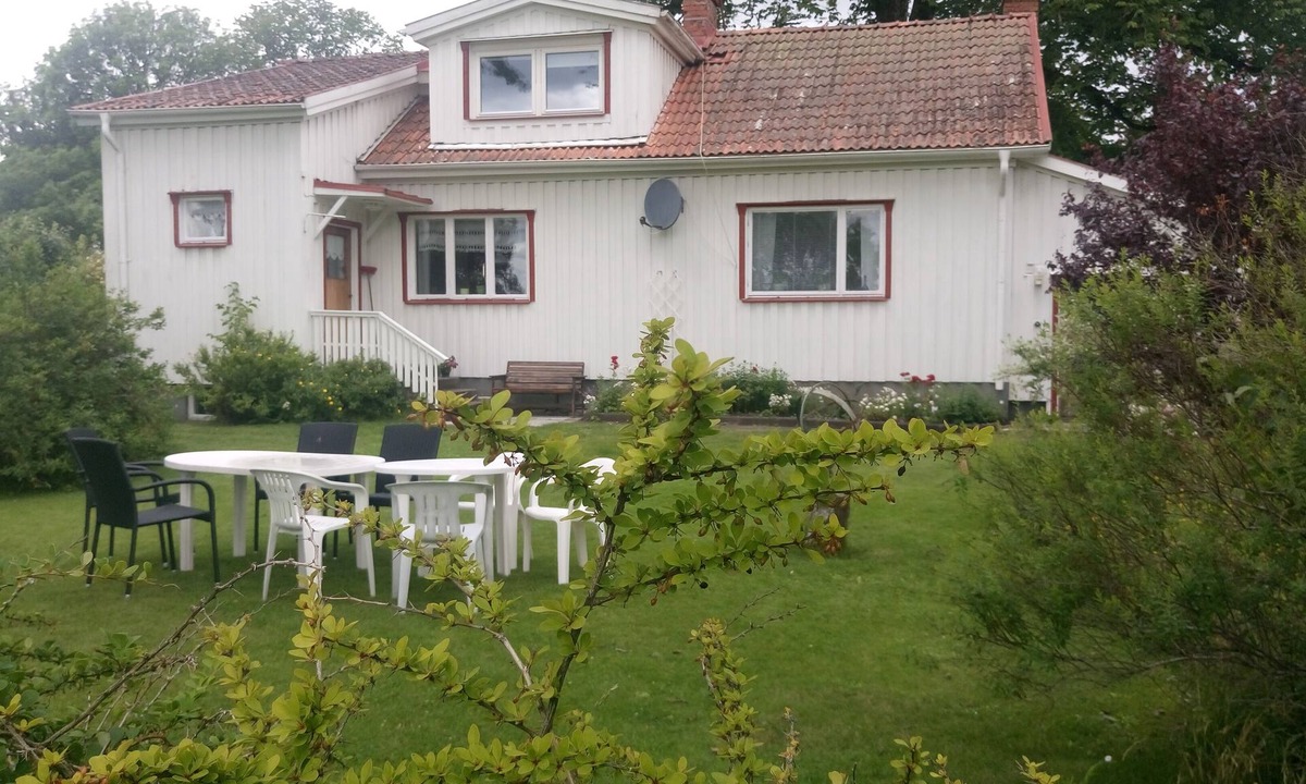 Grastorp Villa | Farmhouse - in an interesting part of Sweden. Child friendly