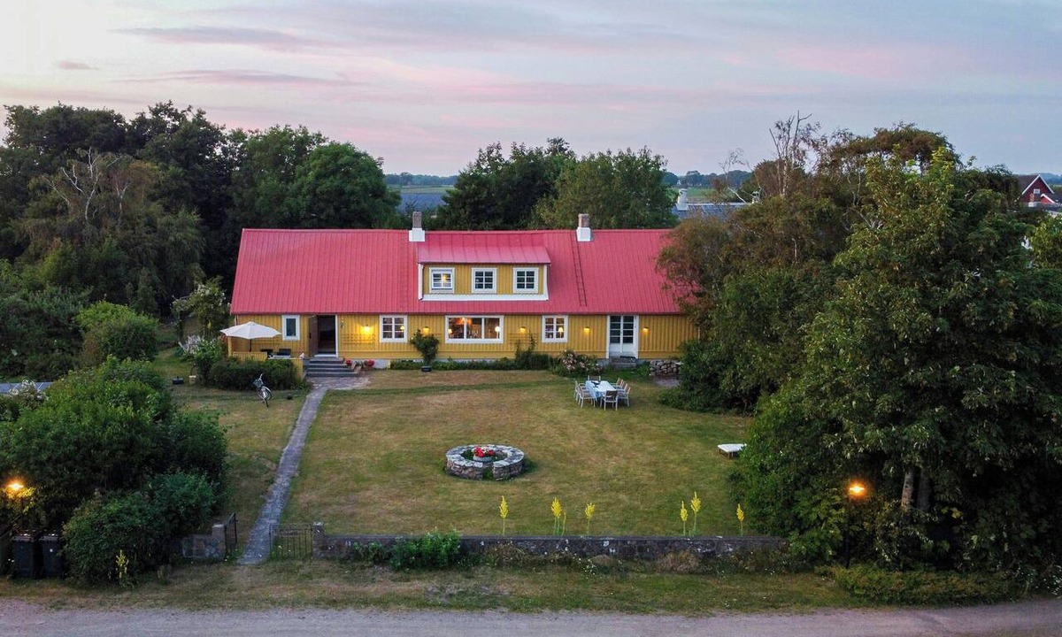 Bastad Municipality House | Farmhouse with view towards Kullaberg