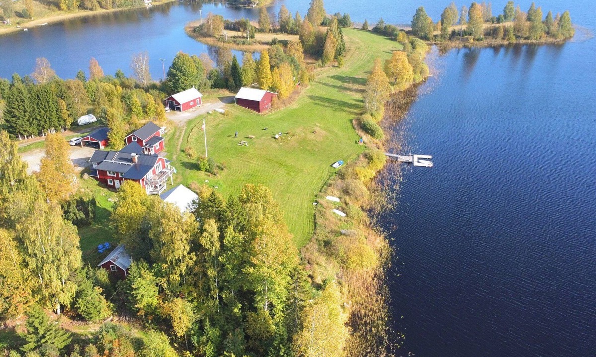 Sundsvall Municipality Apartment | Ferienwohnung Lea – Holiday Apartment on Lake Huljesjön