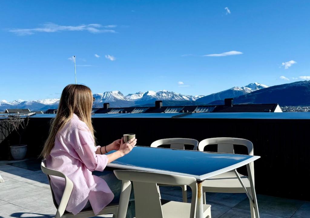 Alesund Apartment | First row to the Sunnmøre Alps!