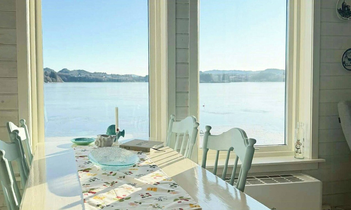 Sveio House | Fisherman's cabin with own quay at Viksefjorden