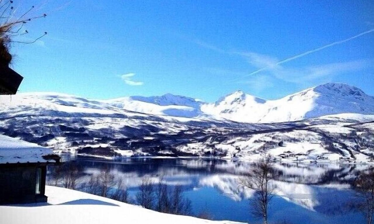 Lavangen Municipality Hotel | Fjellkysten
