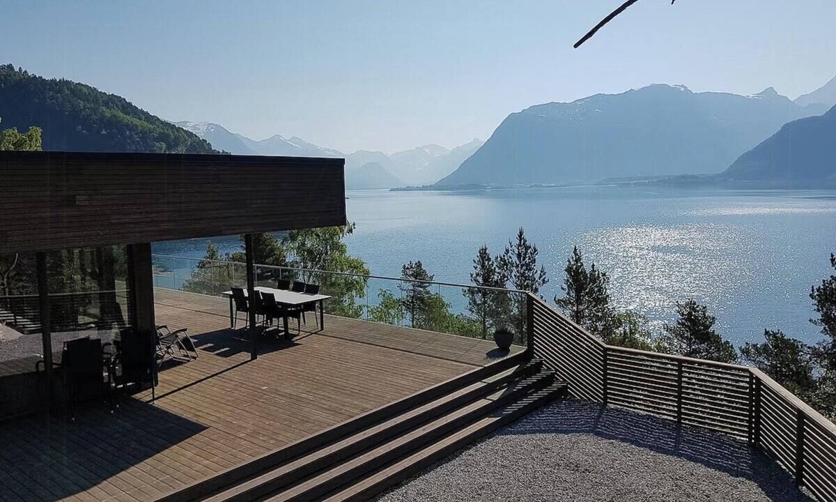 Andalsnes House | Fjord cabin with panoramic views in Rauma