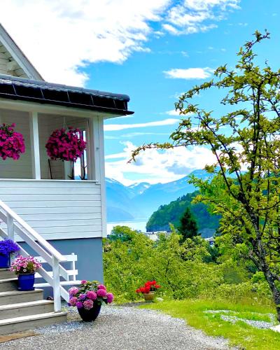Møre og Romsdal House | Fjord View Apartment
