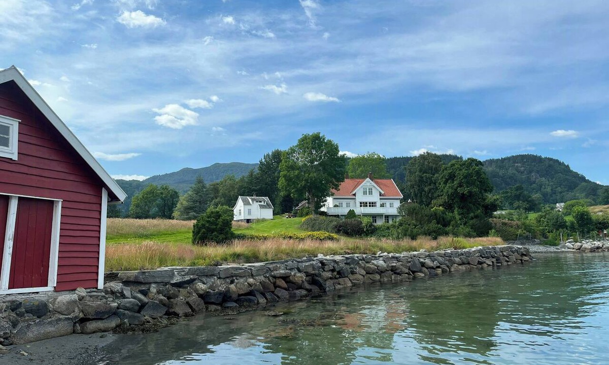Nedstrand House | Fjord views with private jetty and boathouse