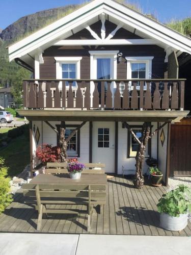 Innfjorden House | Fjordgaestehaus
