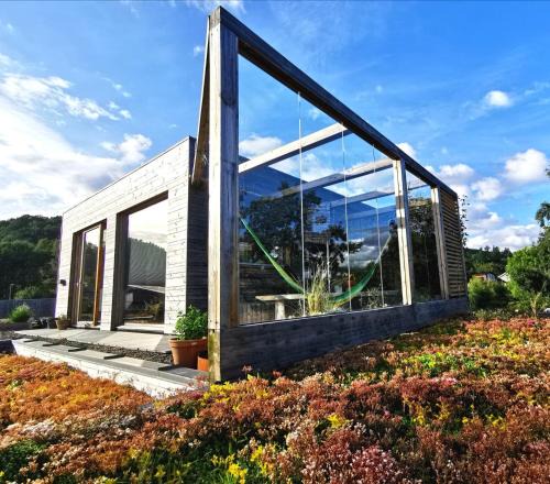 Nedstrand Apartment | FjordView Sanctuary