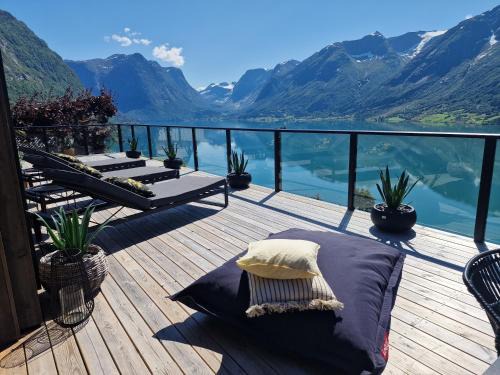 Videseter Villa | Flo Bellevue - Private Villa with Spectacular Lake and Glacier View
