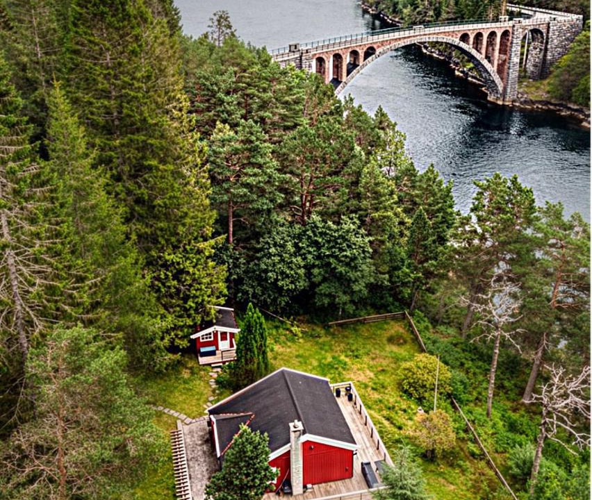Skodje House | Forest Cabin by the Water