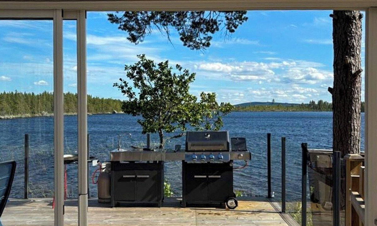 Ovanaker Municipality House | Forest lake retreat in Hälsingland