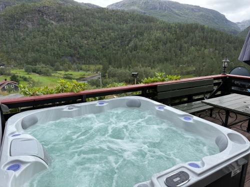 Samnanger Ski Chalet | Fossen bratte chalet