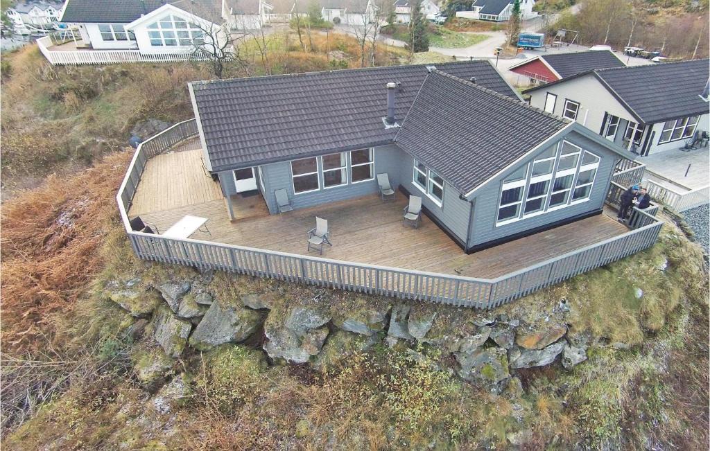 Sveio House | Four-Bedroom Holiday Home in Auklandshamn