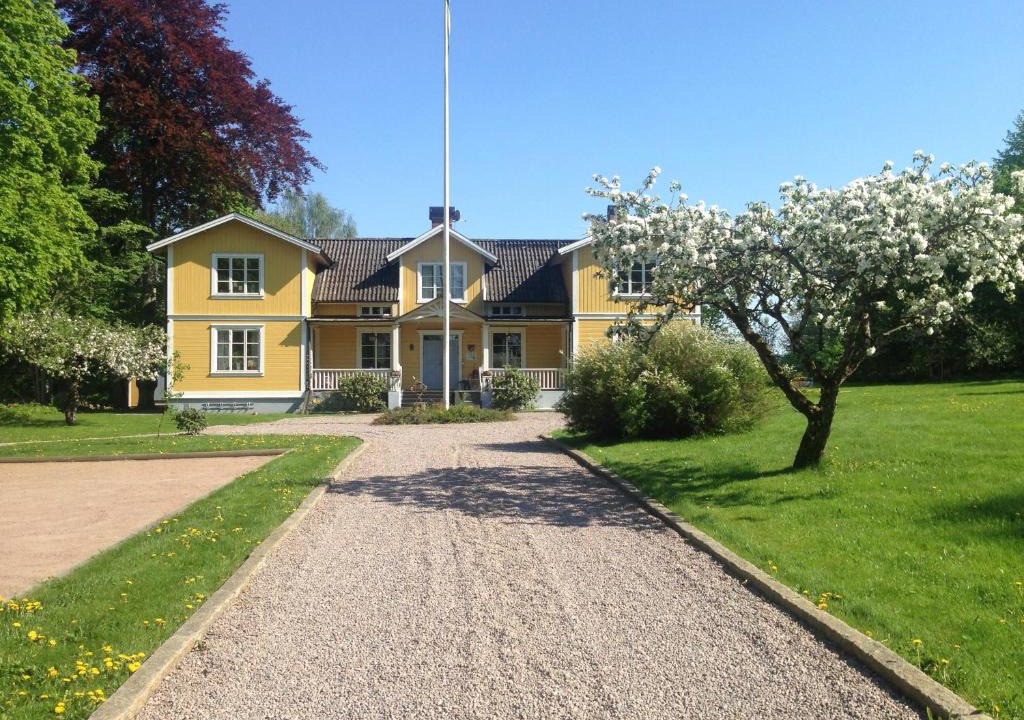 Axvall House | Fredriksons Vilt, Vin & Pensionat