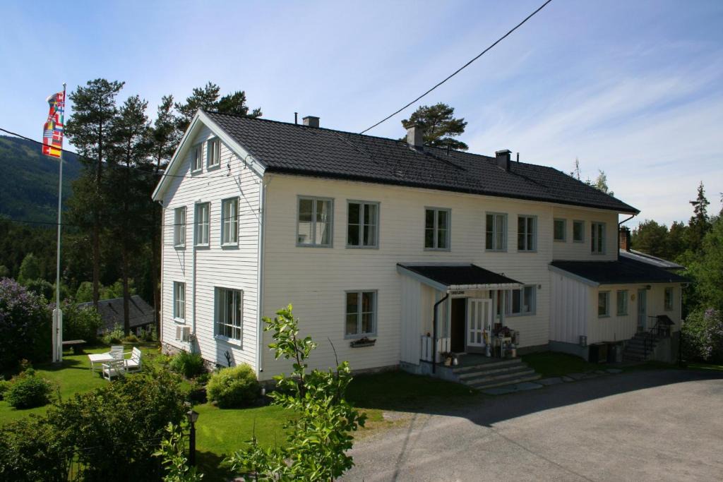 Ron Bed & Breakfast | Furulund Pensjonat