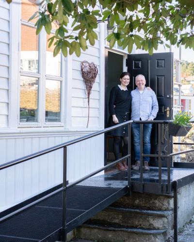Leirvik Hotel | Gamle Fengselet Kulturhotell