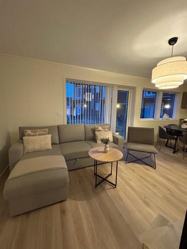 Klofta Apartment | GHAR-New 2 bedrooms apartment near airport and Oslo city-free parking