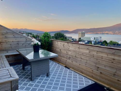 Tromso Apartment | Golden View - Utsikt, parkering, nær sentrum