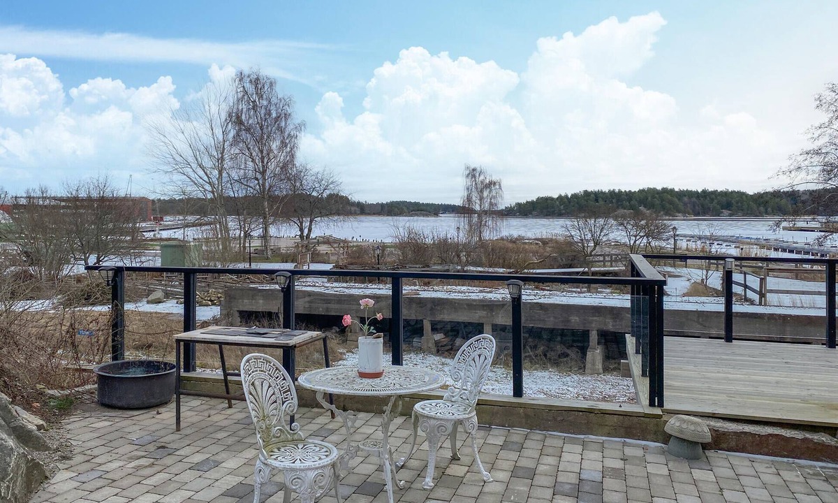 Hjorted House | Gorgeous home in Blankahom with WiFi