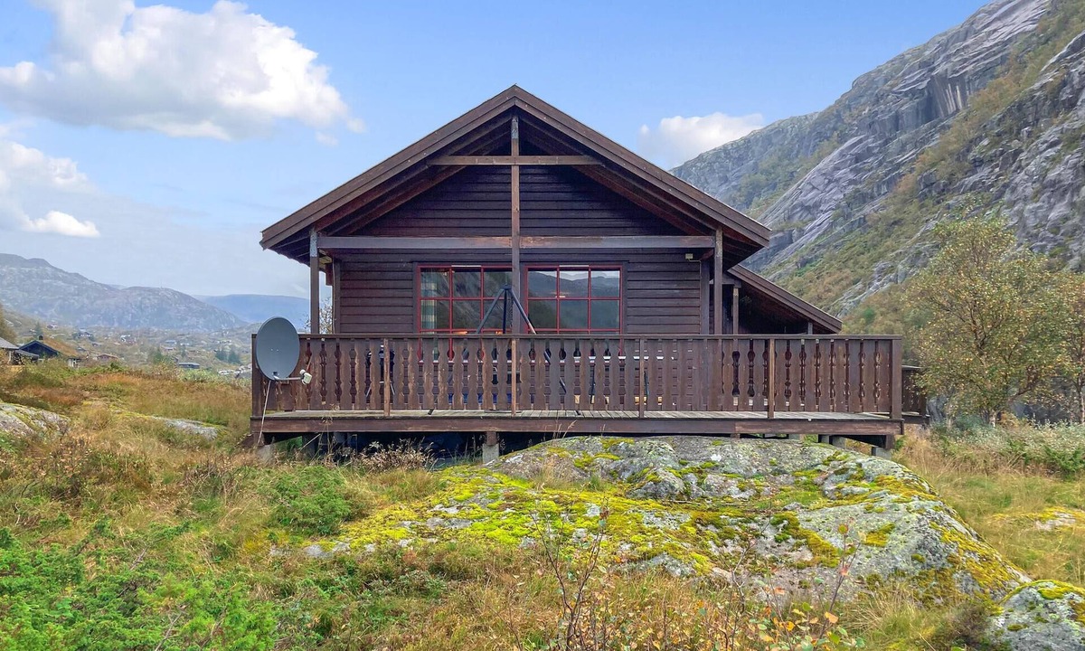 Gjesdal House | Gorgeous home in Dirdal