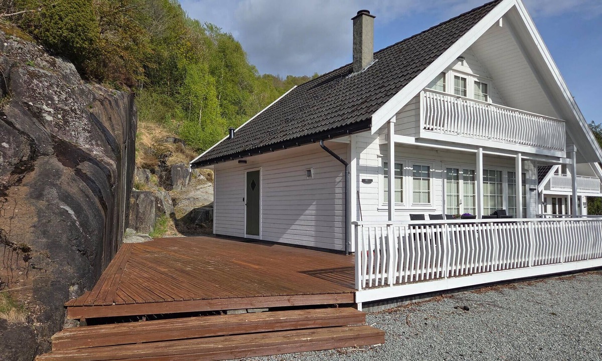 Fister House | Gorgeous home in Fister with WiFi