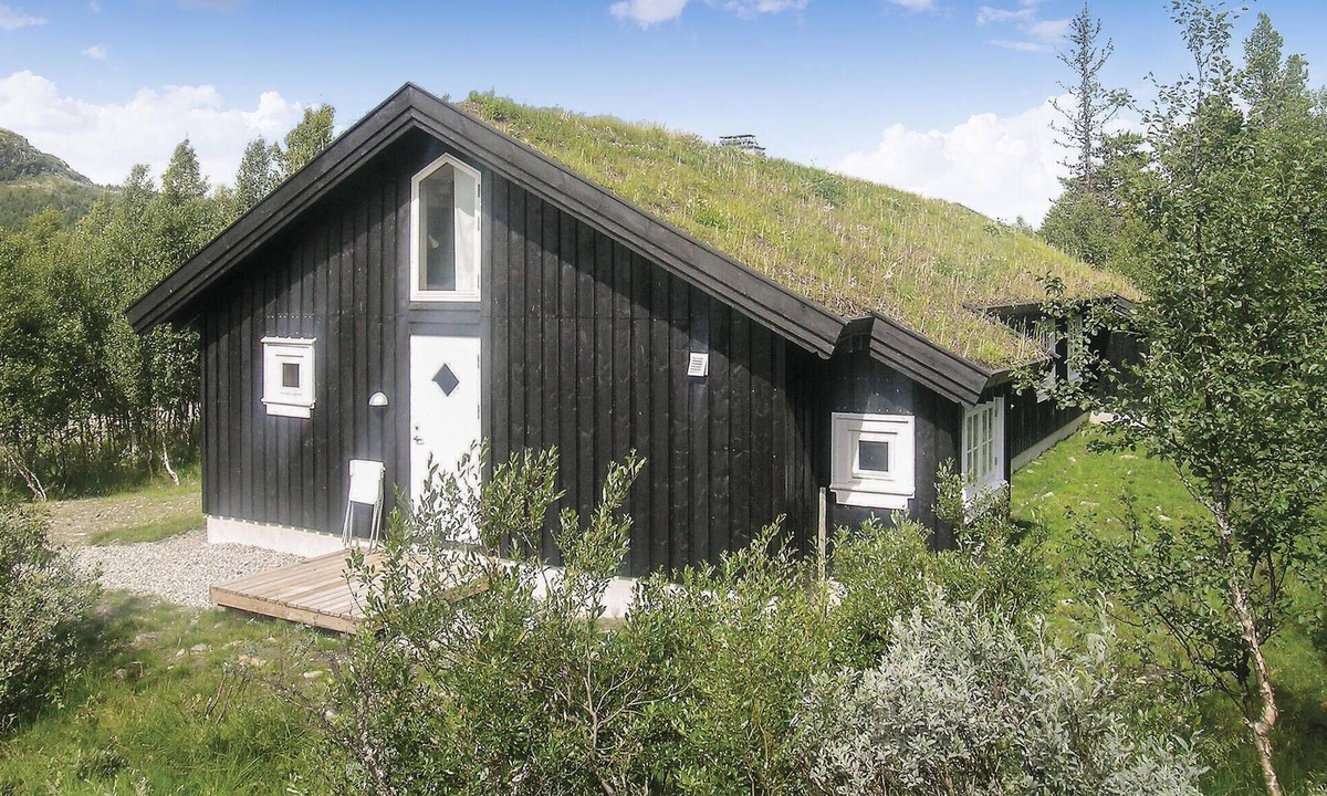 Sor-Fron House | Gorgeous home in Gålå with sauna