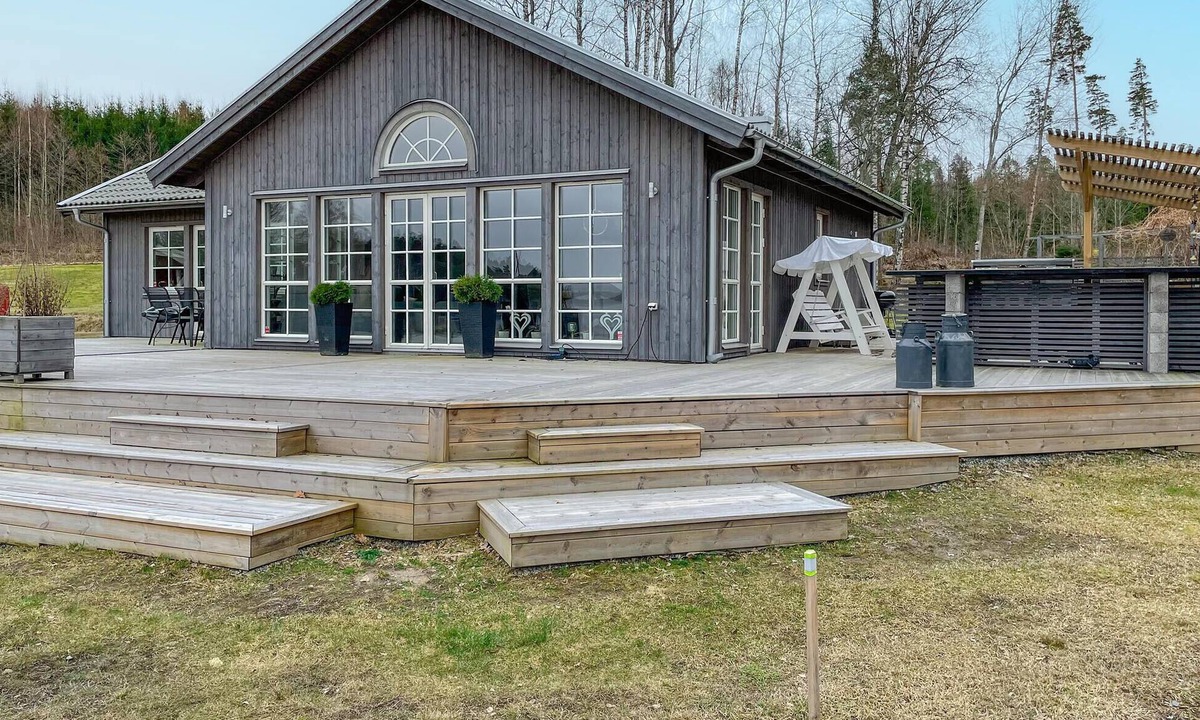 Orebro County House | Gorgeous home in Glanshammar with house sea view