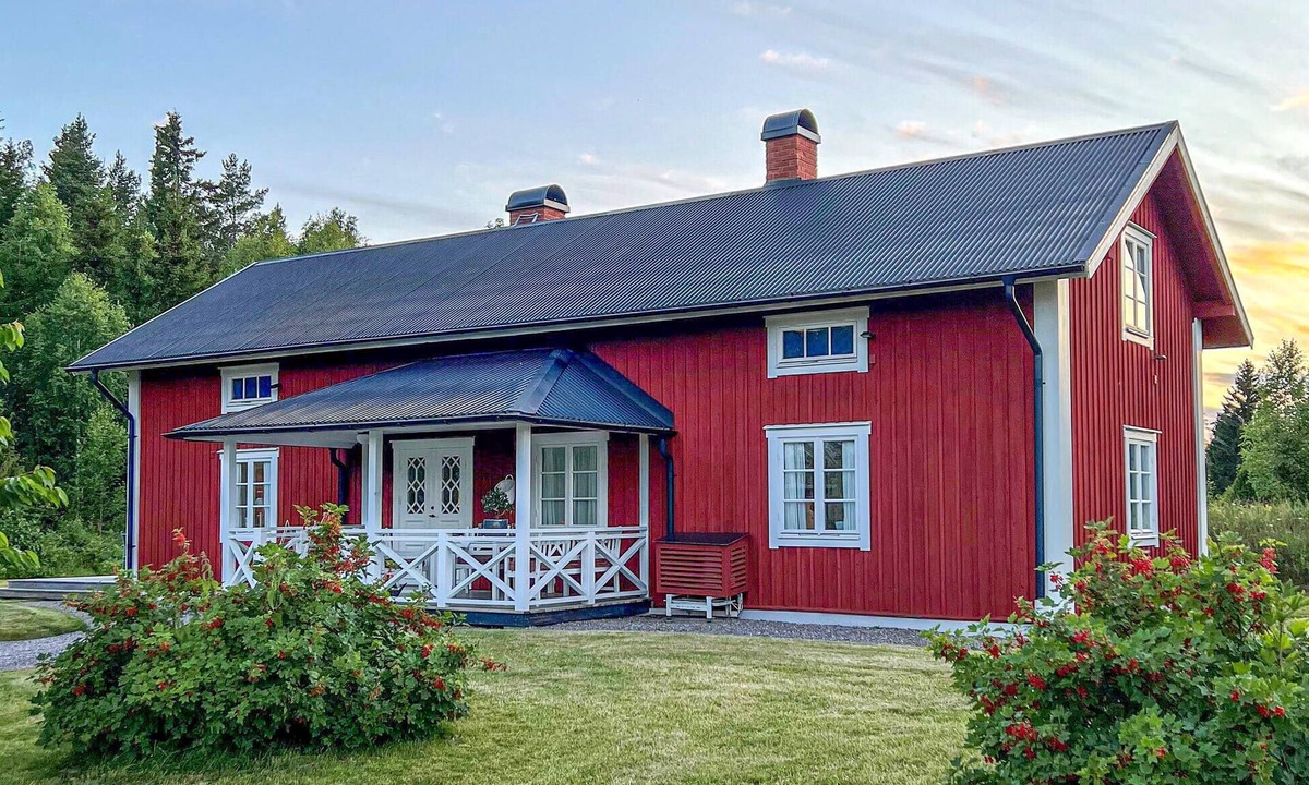 Osterbybruk House | Gorgeous home in Gräsbo with sauna