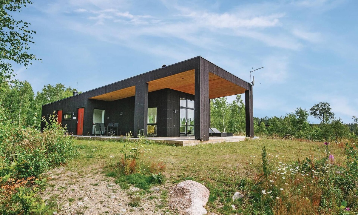 Holmsjo House | Gorgeous home in Holmsjö with sauna