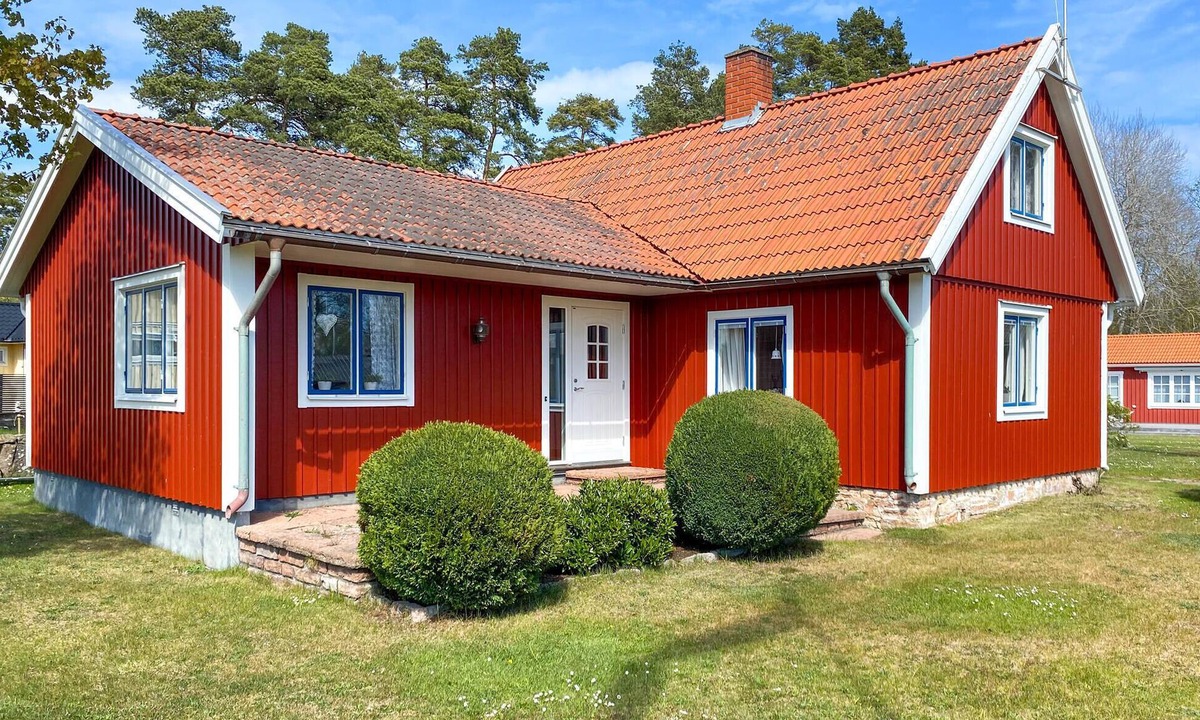 Hagaby House | Gorgeous home in Löttorp with WiFi