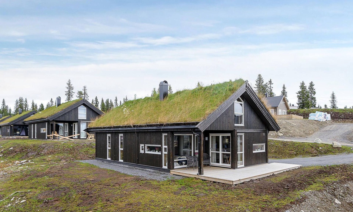 Sjusjoen House | Gorgeous home in Sjusjøen with kitchen